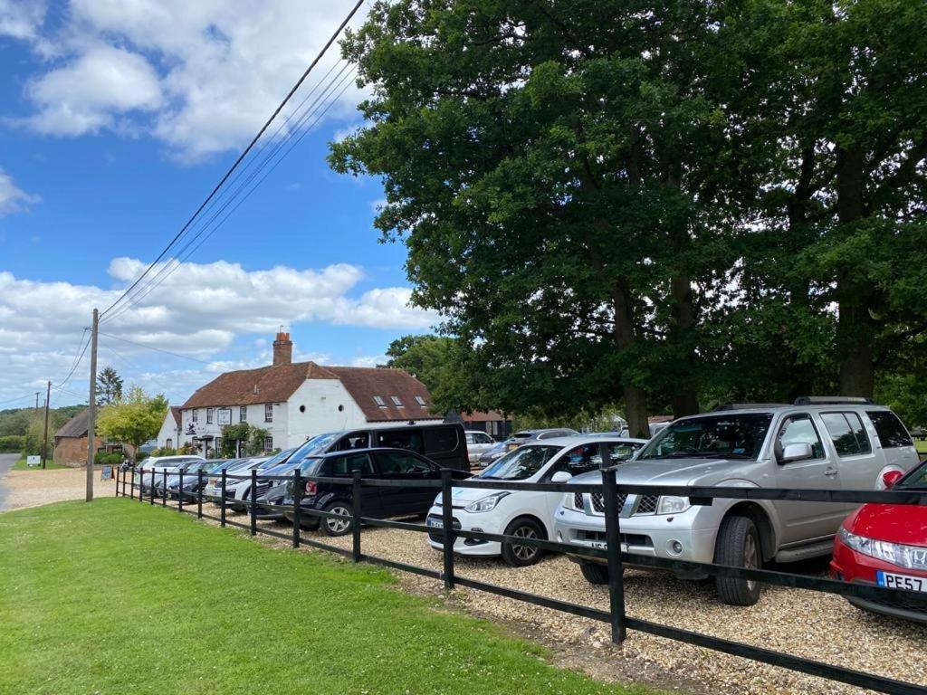 George & Dragon Country Pub & Hotel Wolverton Townsend Tadley Extérieur photo